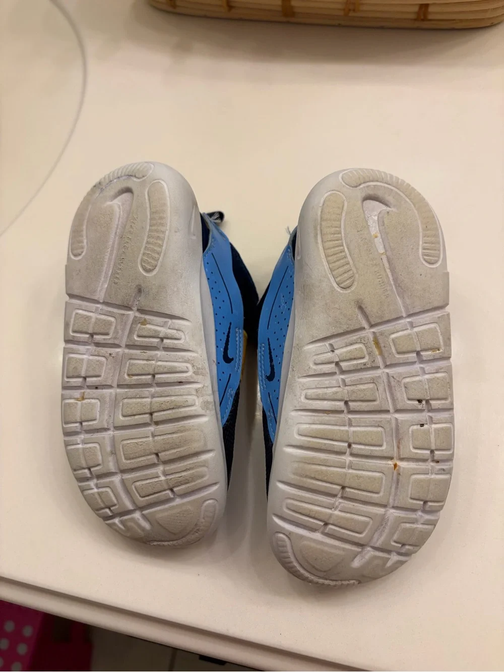 Nike slip kids